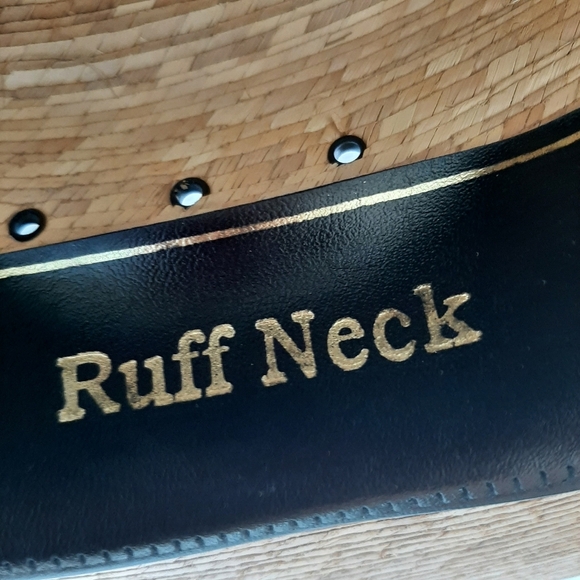 Wide Brim Tan and Black Hat Accessory - Picture 8 of 10